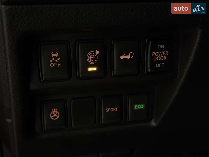 Позашляховик / Кросовер Nissan Rogue 2017 в Миколаєві