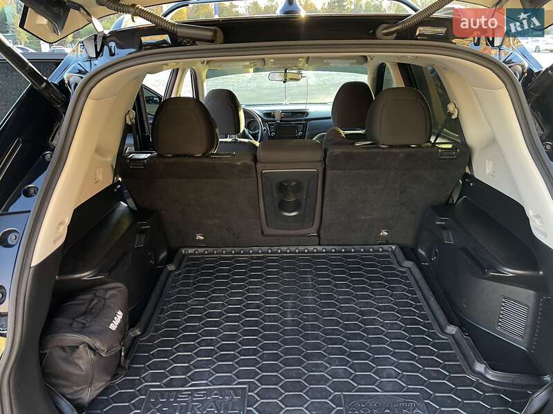 Внедорожник / Кроссовер Nissan Rogue 2017 в Глинном