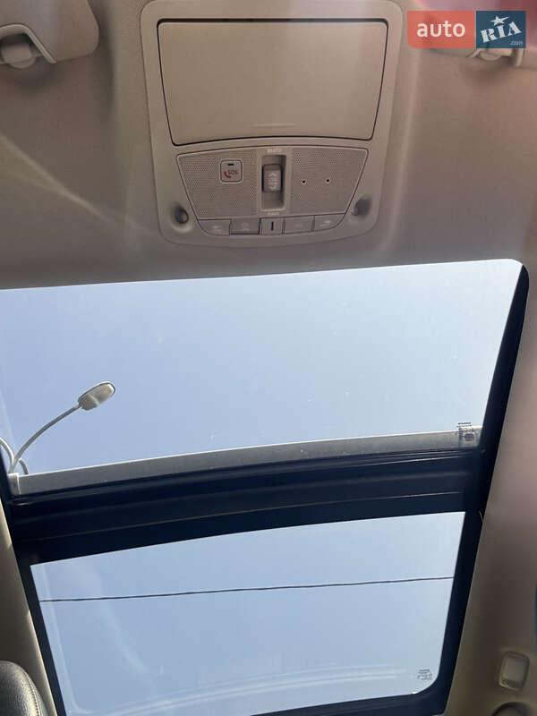 Внедорожник / Кроссовер Nissan Rogue 2017 в Львове