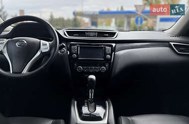 Внедорожник / Кроссовер Nissan Rogue 2015 в 