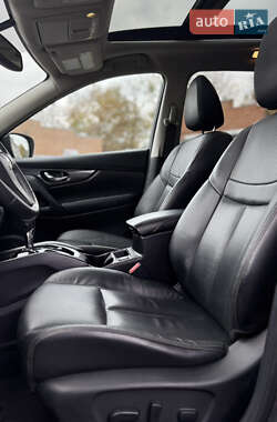 Внедорожник / Кроссовер Nissan Rogue 2015 в 