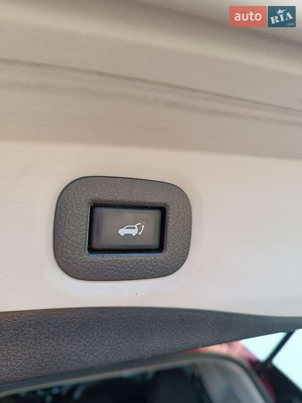 Внедорожник / Кроссовер Nissan Rogue 2016 в Маневичах