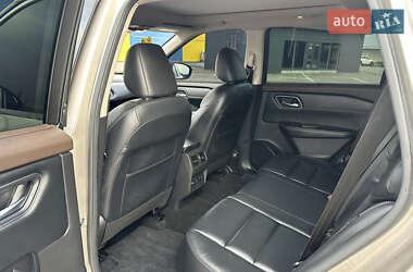 Внедорожник / Кроссовер Nissan Rogue 2020 в 