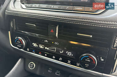 Внедорожник / Кроссовер Nissan Rogue 2020 в 