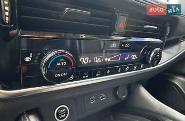 Внедорожник / Кроссовер Nissan Rogue 2020 в 