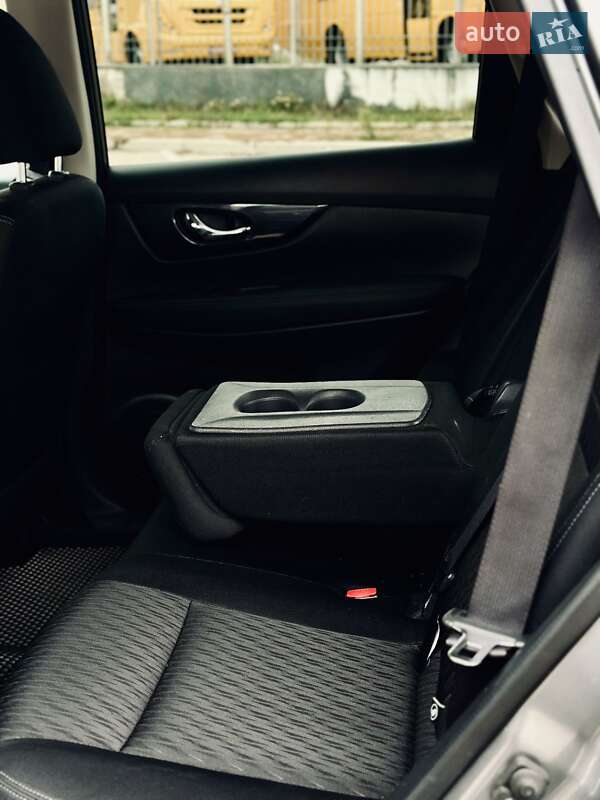 Позашляховик / Кросовер Nissan Rogue 2017 в Кропивницькому