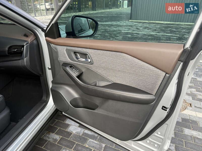 Позашляховик / Кросовер Nissan Rogue 2022 в Полтаві