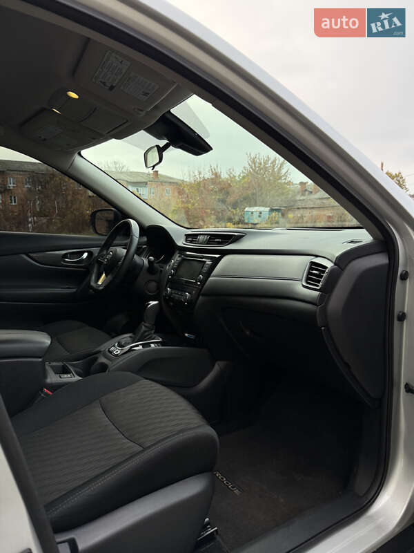 Внедорожник / Кроссовер Nissan Rogue 2018 в Ромнах