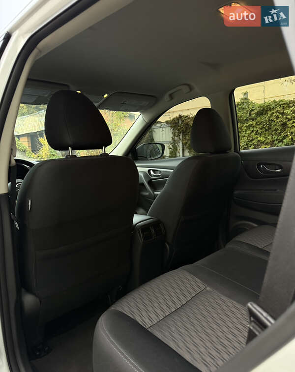 Внедорожник / Кроссовер Nissan Rogue 2018 в Ромнах