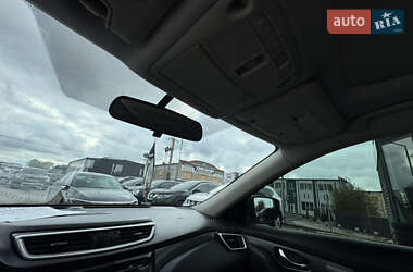 Позашляховик / Кросовер Nissan Rogue 2015 в  фото 31 Позашляховик / Кросовер Nissan Rogue 2015 в