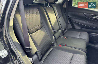 Позашляховик / Кросовер Nissan Rogue 2019 в 