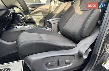 Позашляховик / Кросовер Nissan Rogue 2019 в 