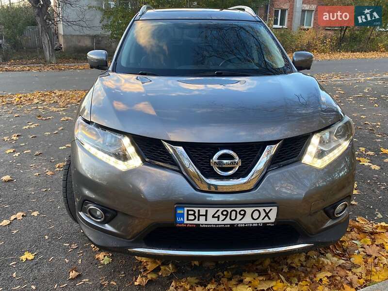 Внедорожник / Кроссовер Nissan Rogue 2015 в Гайвороне
