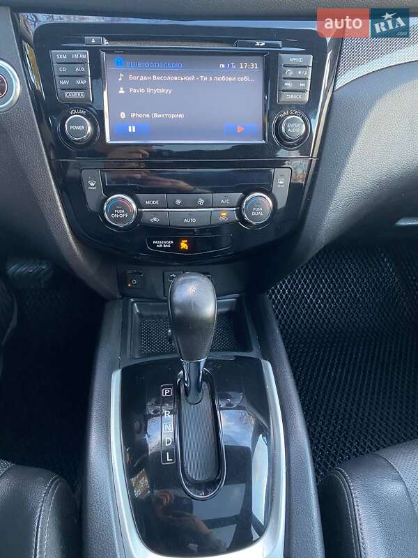 Внедорожник / Кроссовер Nissan Rogue 2015 в Гайвороне