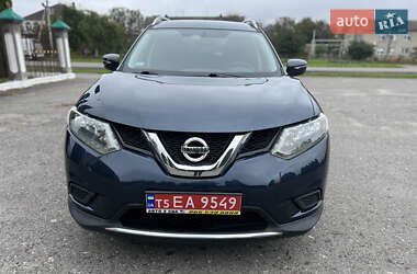 Внедорожник / Кроссовер Nissan Rogue 2015 в Дубно