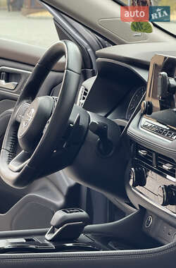 Внедорожник / Кроссовер Nissan Rogue 2021 в 
