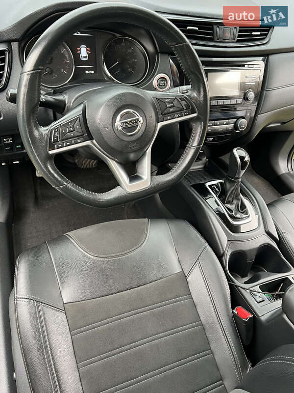 Позашляховик / Кросовер Nissan Rogue 2016 в Кременчуці