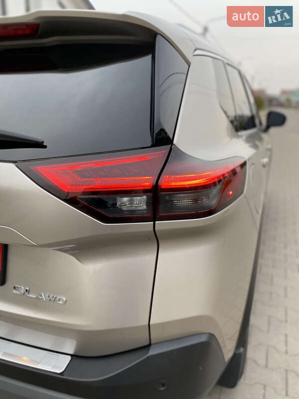 Позашляховик / Кросовер Nissan Rogue 2021 в Рівному