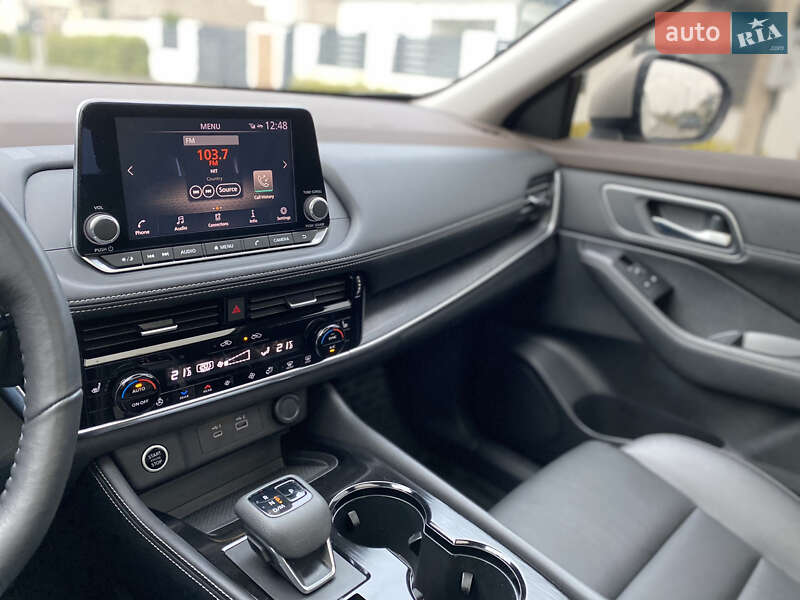 Позашляховик / Кросовер Nissan Rogue 2021 в Рівному