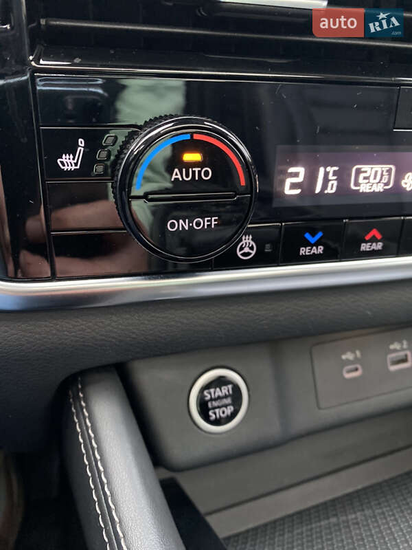 Позашляховик / Кросовер Nissan Rogue 2021 в Рівному