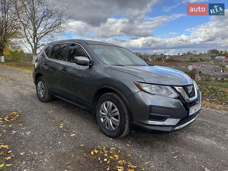 Позашляховик / Кросовер Nissan Rogue 2017 в Чорткові