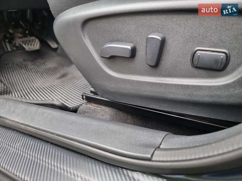 Позашляховик / Кросовер Nissan Rogue 2018 в Броварах