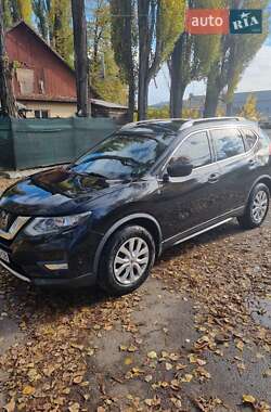 Внедорожник / Кроссовер Nissan Rogue 2017 в Киеве