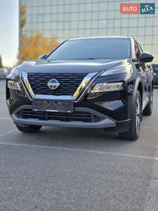 Внедорожник / Кроссовер Nissan Rogue 2023 в Киеве