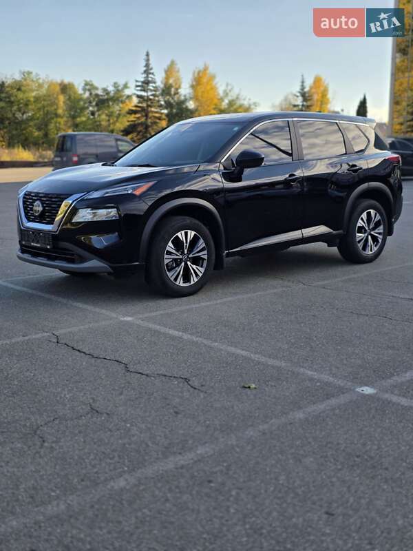 Внедорожник / Кроссовер Nissan Rogue 2023 в Киеве