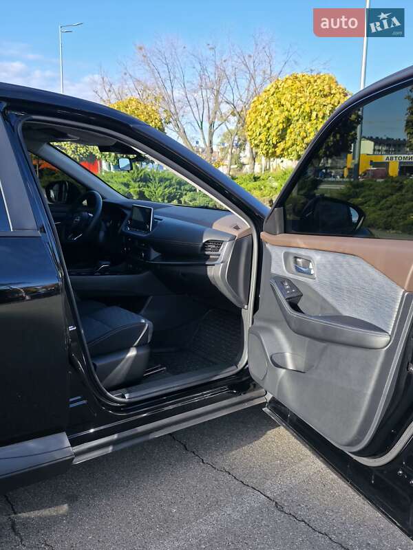 Внедорожник / Кроссовер Nissan Rogue 2023 в Киеве