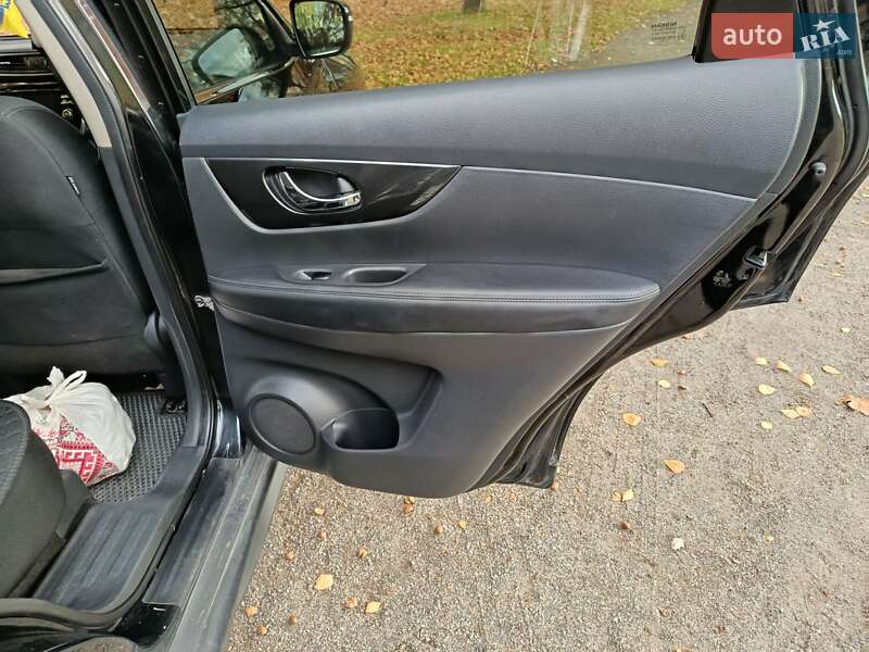 Внедорожник / Кроссовер Nissan Rogue 2016 в Хмельницком