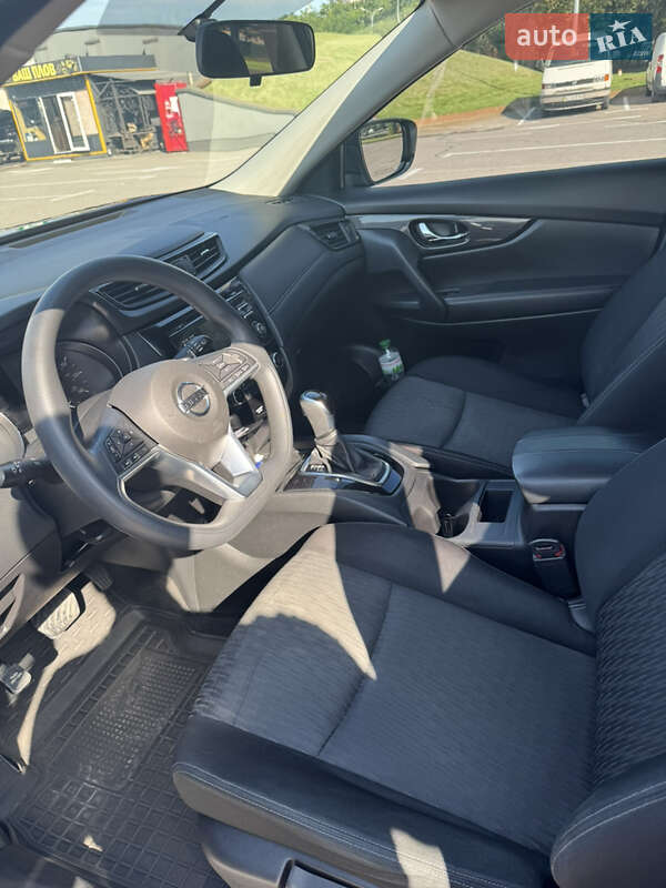 Внедорожник / Кроссовер Nissan Rogue 2016 в Киеве