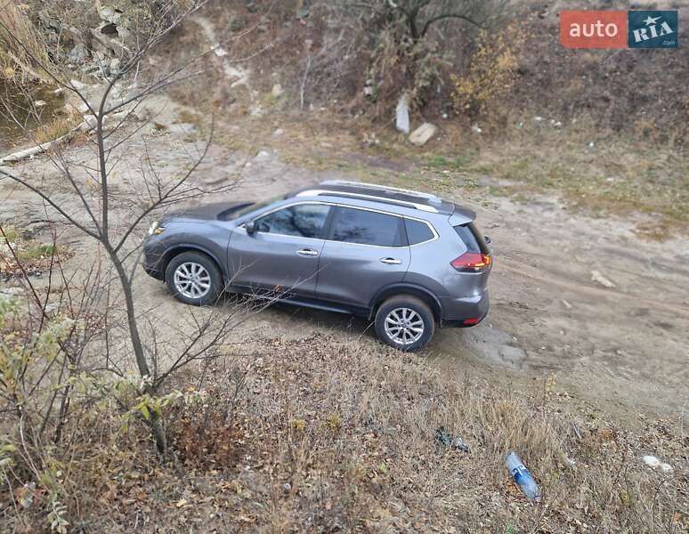 Внедорожник / Кроссовер Nissan Rogue 2020 в Дорогом