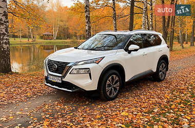 Внедорожник / Кроссовер Nissan Rogue 2021 в Киеве