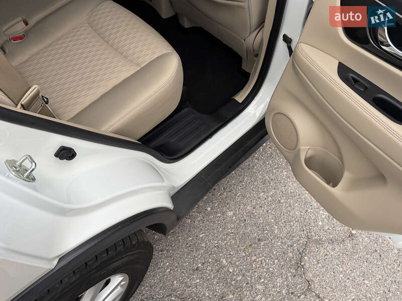 Позашляховик / Кросовер Nissan Rogue 2019 в Білій Церкві