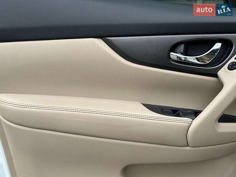 Внедорожник / Кроссовер Nissan Rogue 2014 в Одессе