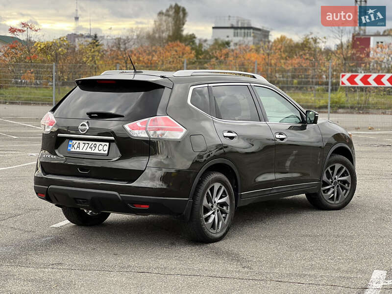 Внедорожник / Кроссовер Nissan Rogue 2016 в Киеве