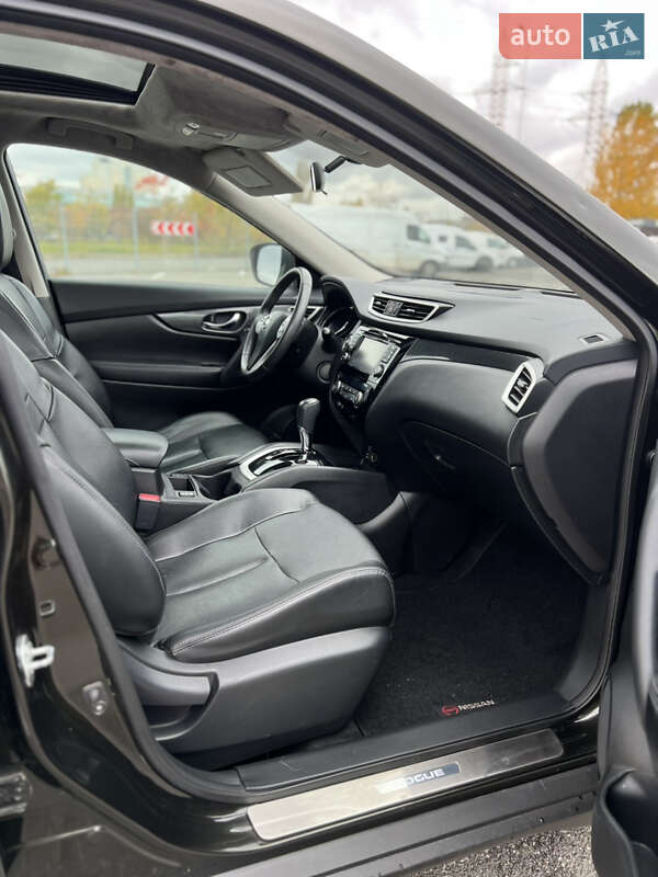 Внедорожник / Кроссовер Nissan Rogue 2016 в Киеве