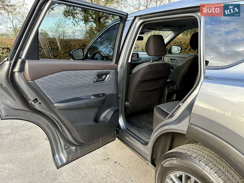 Внедорожник / Кроссовер Nissan Rogue 2020 в Каменском