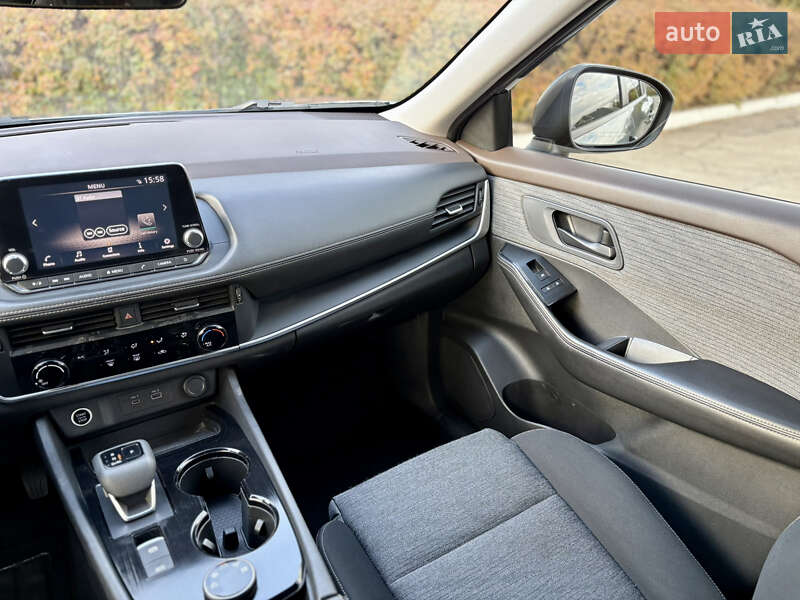 Внедорожник / Кроссовер Nissan Rogue 2020 в Каменском