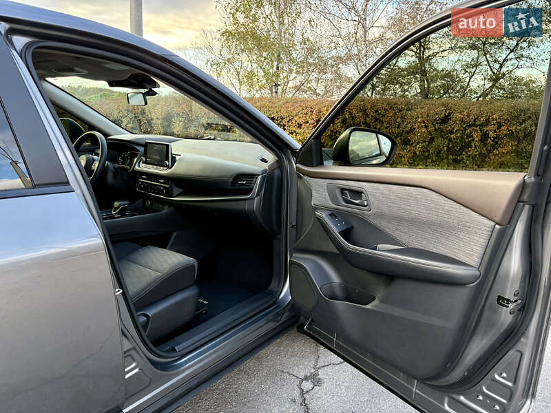 Внедорожник / Кроссовер Nissan Rogue 2020 в Каменском