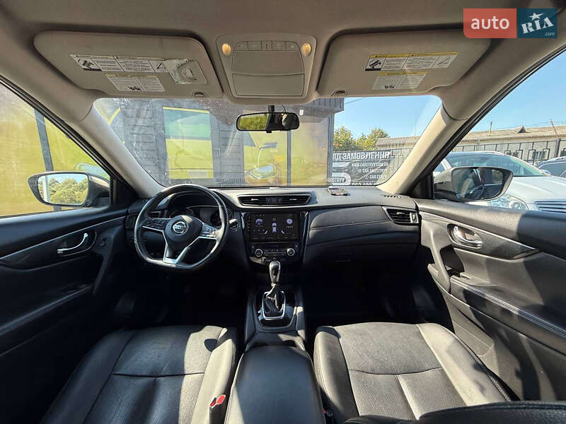 Внедорожник / Кроссовер Nissan Rogue 2018 в Стрые