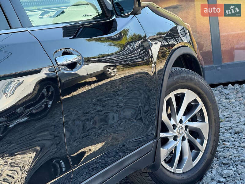 Внедорожник / Кроссовер Nissan Rogue 2018 в Стрые