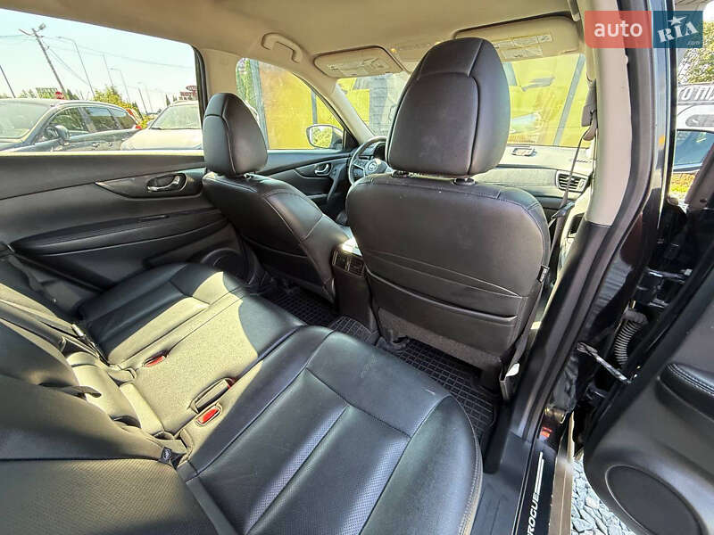 Внедорожник / Кроссовер Nissan Rogue 2018 в Стрые