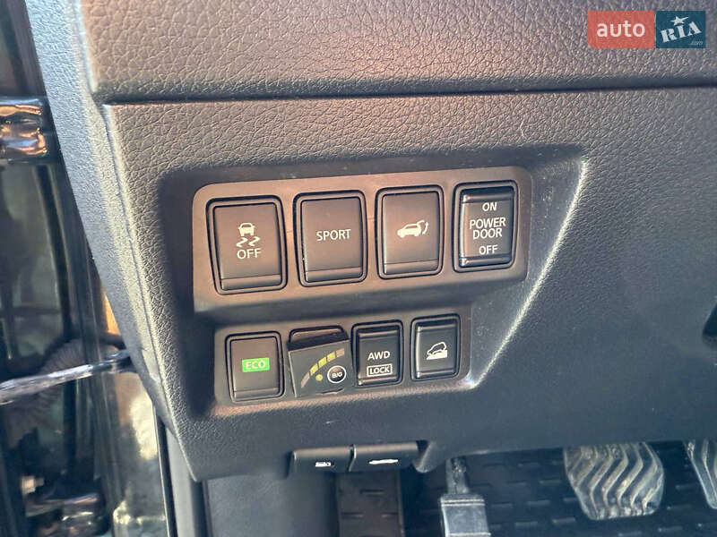 Внедорожник / Кроссовер Nissan Rogue 2018 в Стрые