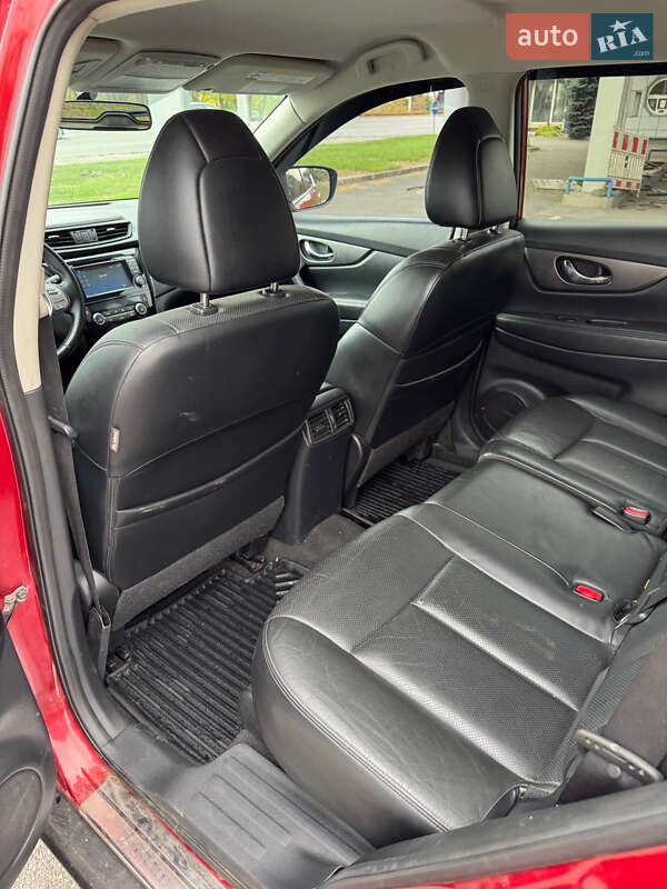 Внедорожник / Кроссовер Nissan Rogue 2014 в Остер