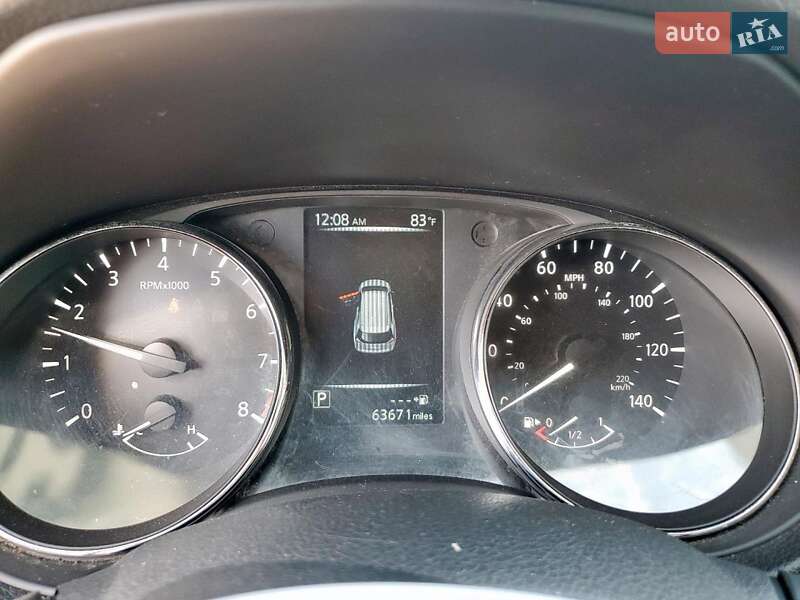 Внедорожник / Кроссовер Nissan Rogue 2017 в Киеве