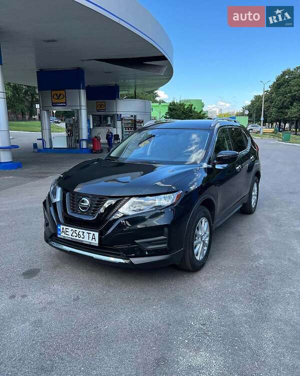 Внедорожник / Кроссовер Nissan Rogue 2019 в Львове