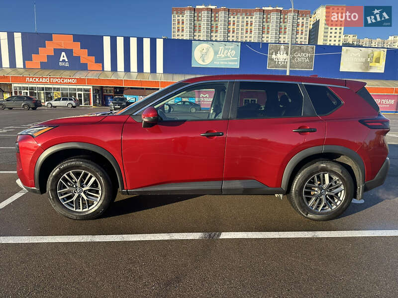 Внедорожник / Кроссовер Nissan Rogue 2021 в Киеве