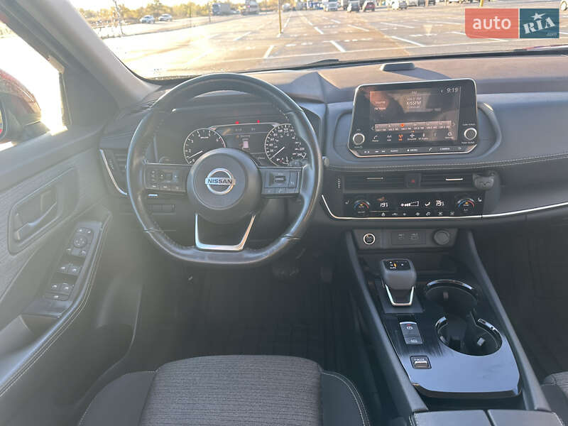 Внедорожник / Кроссовер Nissan Rogue 2021 в Киеве